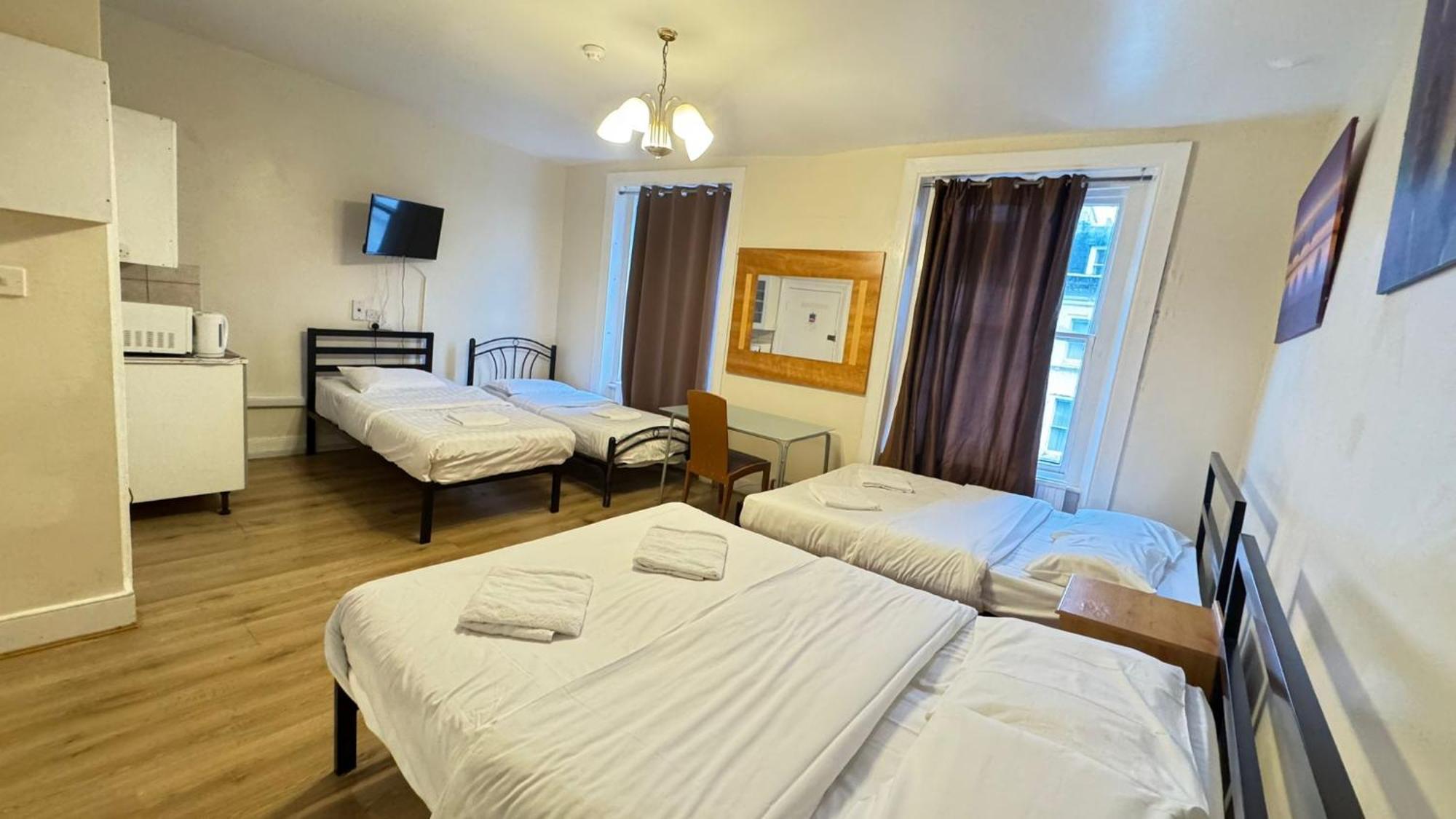 Anwar House Hotel London Exterior photo