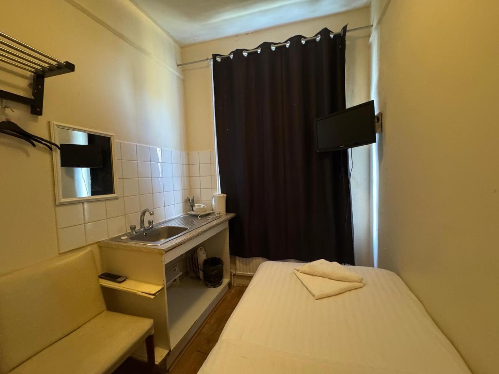 Anwar House Hotel London Exterior photo