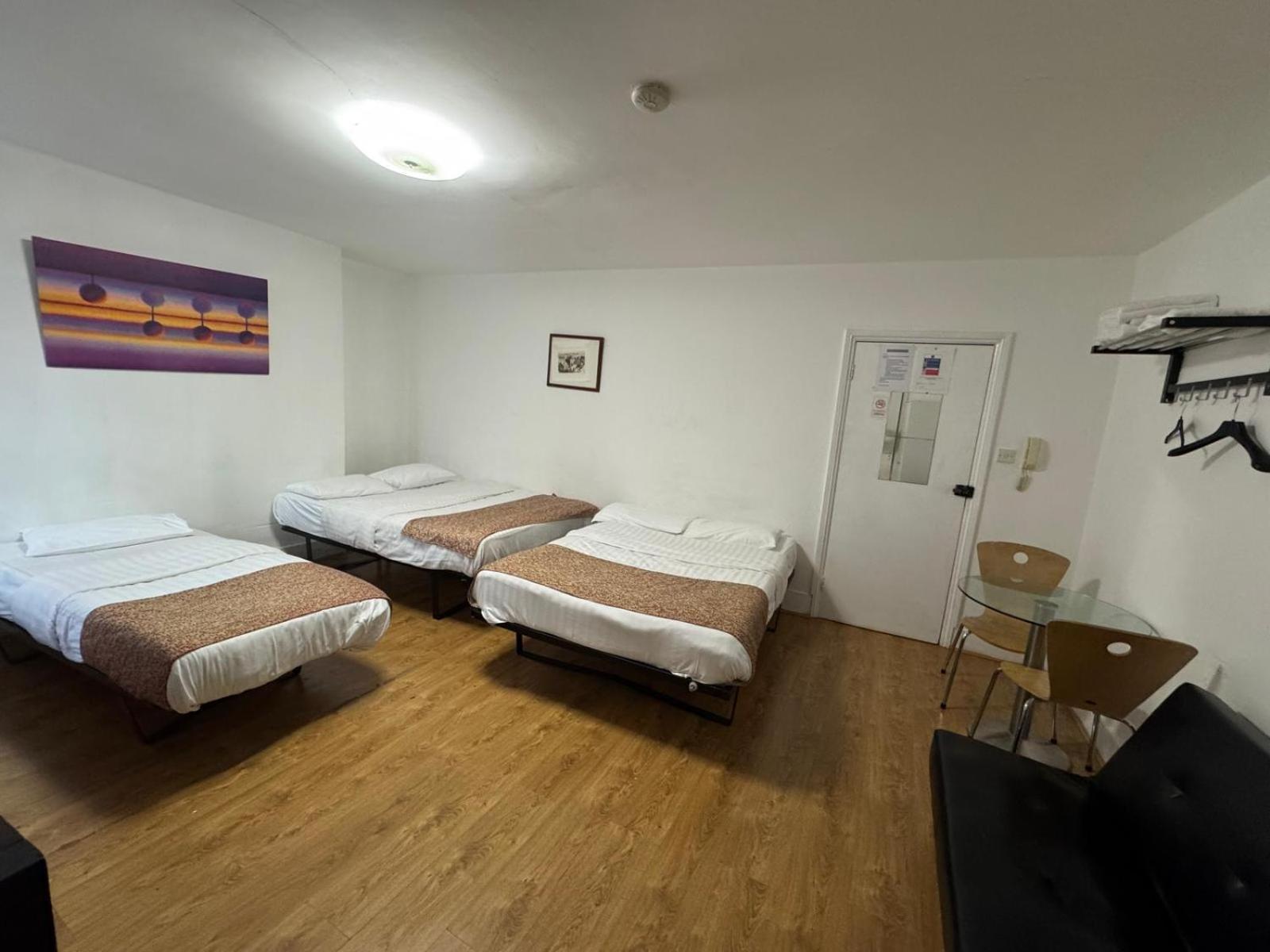 Anwar House Hotel London Exterior photo